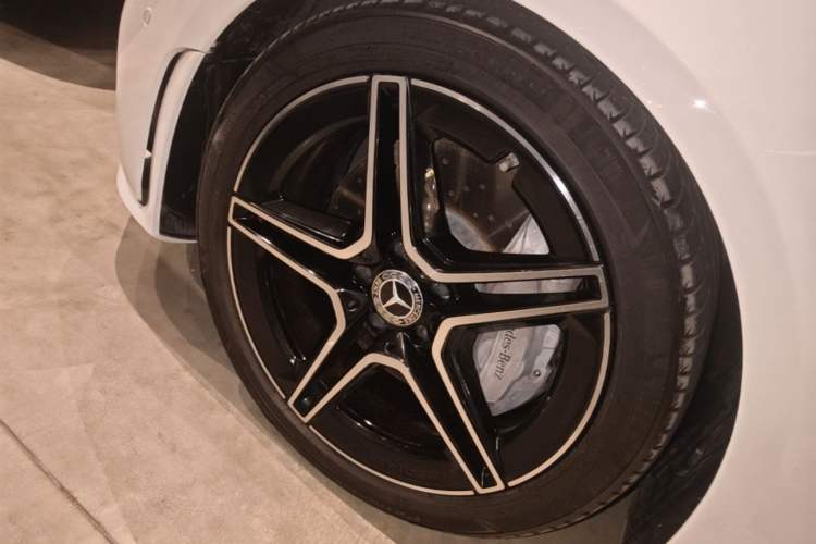 Used Mercedes-Benz CLS 2021 CLS 300 Luxury Model Exterior 1