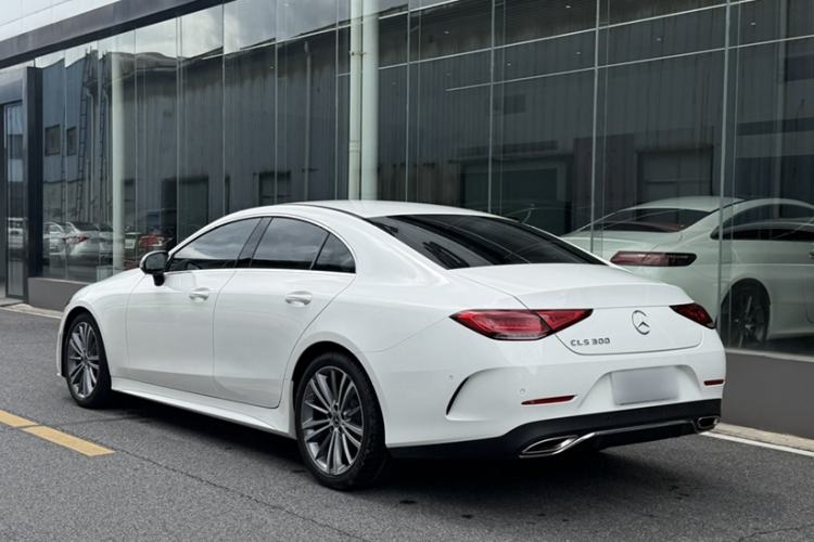 Used Mercedes-Benz CLS 2021 Refreshed CLS 300 Dynamic Edition Exterior 2