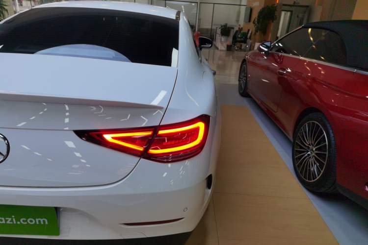 Used Mercedes-Benz CLS 2021 CLS 300 Luxury Model Exterior 2