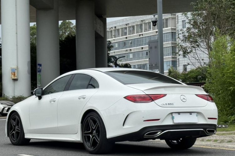 Used Mercedes-Benz CLS 2021 CLS 300 Luxury Model Exterior 4