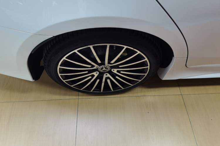 Used Mercedes-Benz CLS 2021 CLS 300 Luxury Model Exterior 4