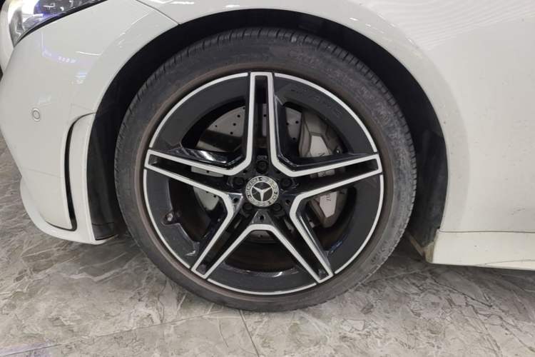 Used Mercedes-Benz CLS 2021 CLS 300 Luxury Model Exterior 4