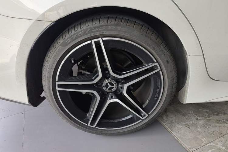 Used Mercedes-Benz CLS 2021 CLS 300 Luxury Model Exterior 5