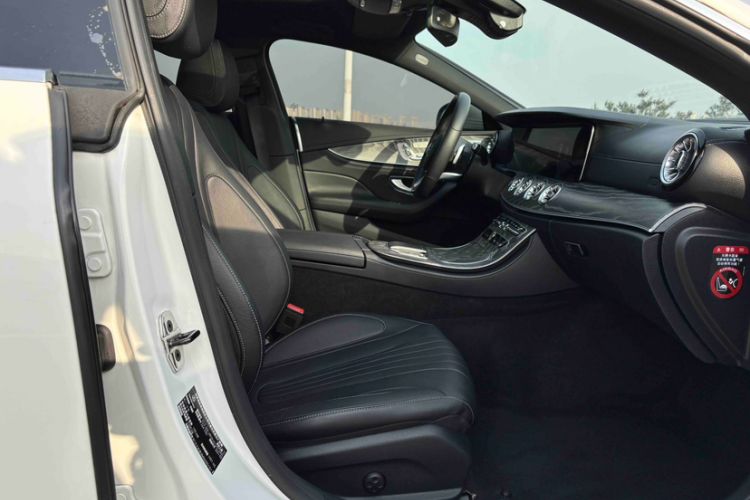 Used Mercedes-Benz CLS 2021 CLS 300 Luxury Model Interior 10