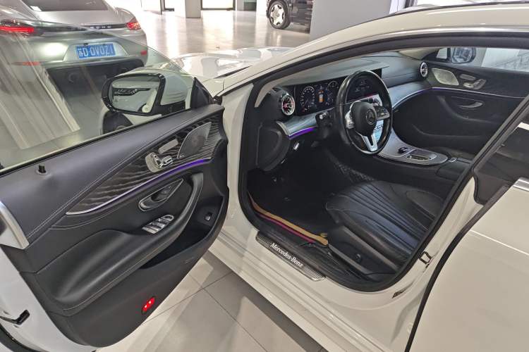 Used Mercedes-Benz CLS 2021 CLS 300 Sport Edition Interior 3