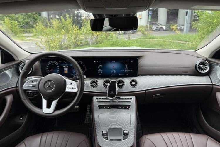 Used Mercedes-Benz CLS 2021 CLS 300 Luxury Model Interior 4
