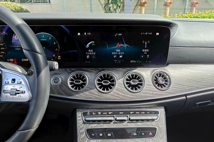Used Mercedes-Benz CLS 2021 CLS 300 Sport Edition Interior 4