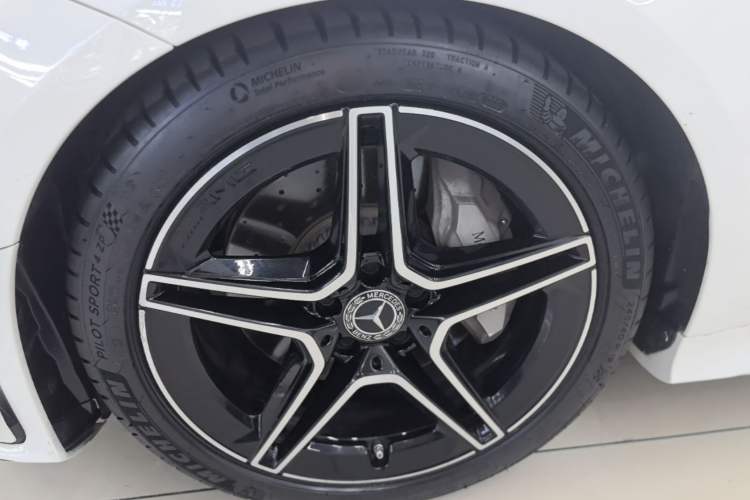 Used Mercedes-Benz CLS 2021 CLS 300 Luxury Model Left Front Wheel Hub