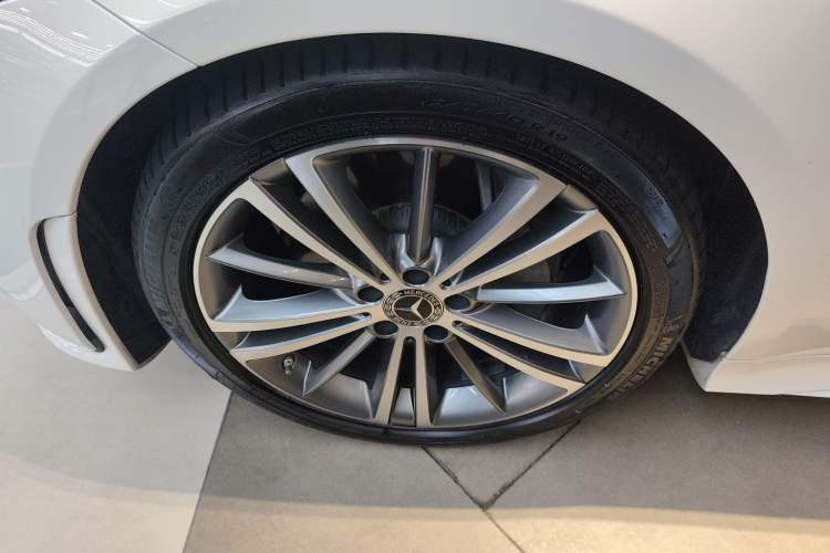 Used Mercedes-Benz CLS 2021 CLS 300 Sport Edition Left Front Wheel Hub