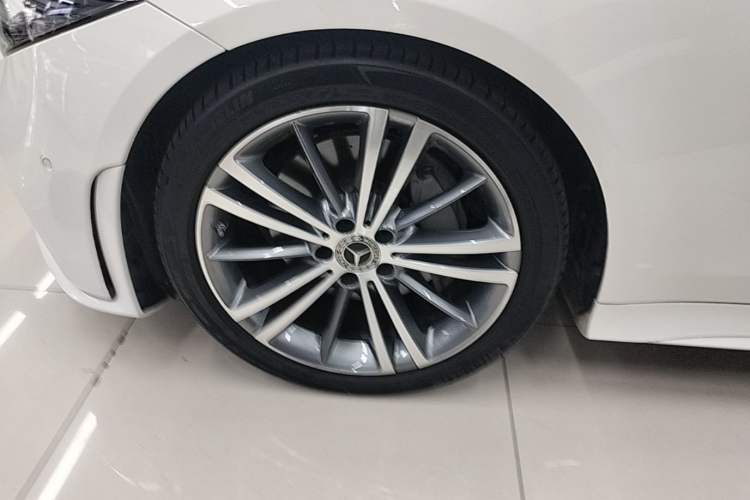 Used Mercedes-Benz CLS 2021 CLS 300 Sport Edition Left Front Wheel Hub