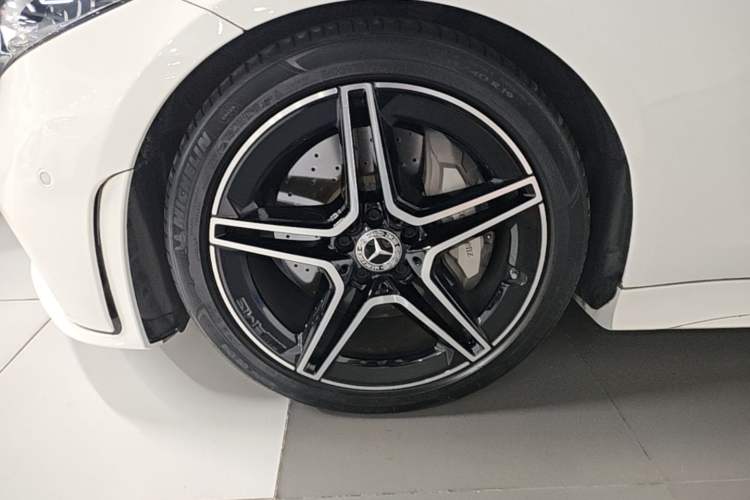 Used Mercedes-Benz CLS 2021 CLS 300 Luxury Model Left Front Wheel Hub