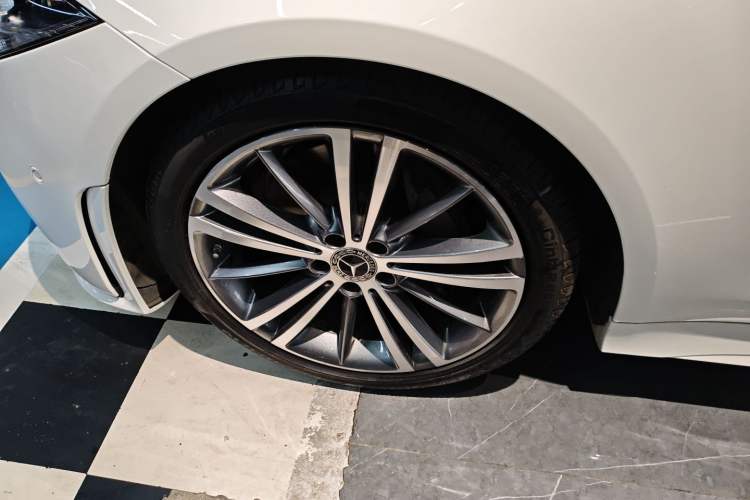 Used Mercedes-Benz CLS 2021 CLS 300 Sport Edition Left Front Wheel Hub