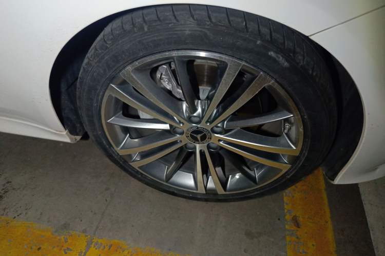 Used Mercedes-Benz CLS 2021 CLS 260 Right Front Wheel Hub