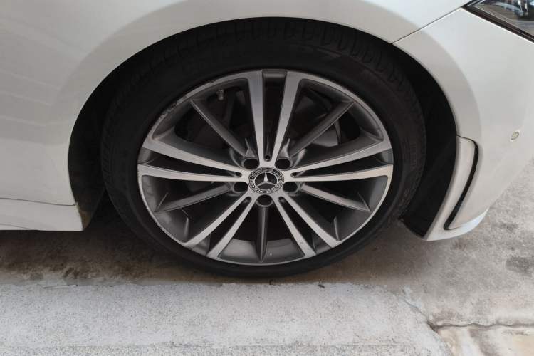 Used Mercedes-Benz CLS 2021 CLS 300 Sport Edition Right Front Wheel Hub