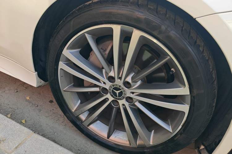 Used Mercedes-Benz CLS 2021 CLS 300 Sport Edition Right Front Wheel Hub
