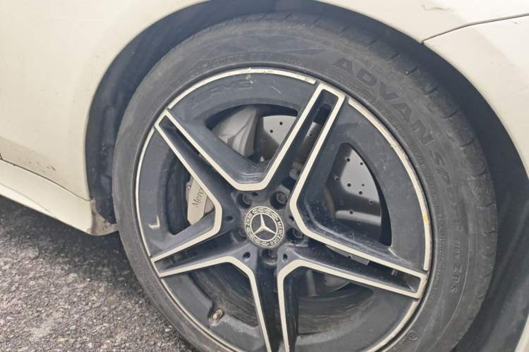 Used Mercedes-Benz CLS 2021 CLS 300 Sport Edition Right Front Wheel Hub