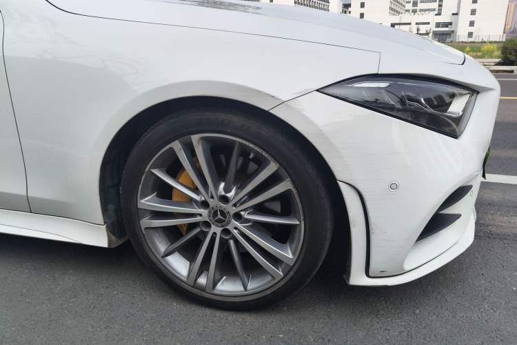 Used Mercedes-Benz CLS 2021 CLS 300 Sport Edition Right Front Wheel Hub