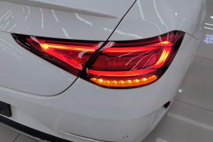 Used Mercedes-Benz CLS 2021 CLS 300 Luxury Model Right Rear Taillight