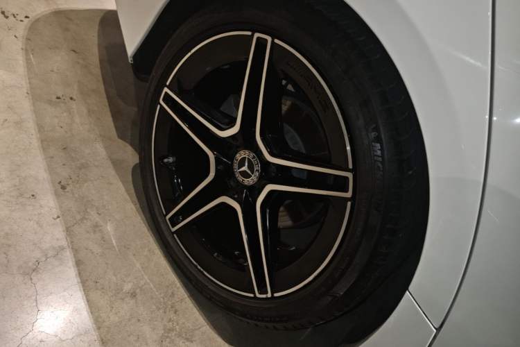 Used Mercedes-Benz CLS 2021 CLS 300 Luxury Model Right Rear Wheel Hub