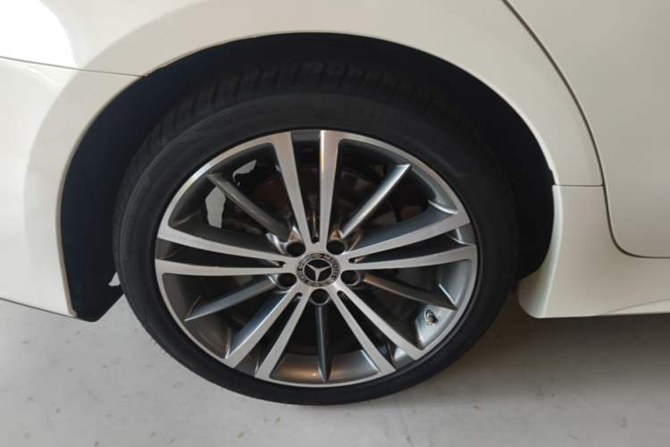 Used Mercedes-Benz CLS 2021 CLS 300 Sport Edition Right Rear Wheel Hub