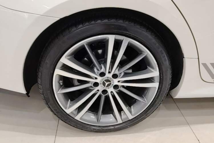 Used Mercedes-Benz CLS 2021 CLS 260 Right Rear Wheel Hub