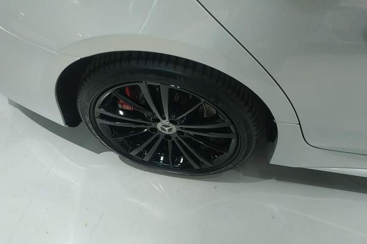 Used Mercedes-Benz CLS 2021 CLS 300 Sport Edition Right Rear Wheel Hub