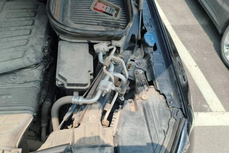 Used Mercedes-Benz CLS  Engine Bay Left