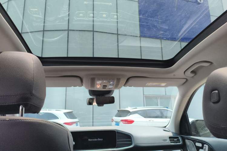 Used Mercedes-Benz CLS  Headliner