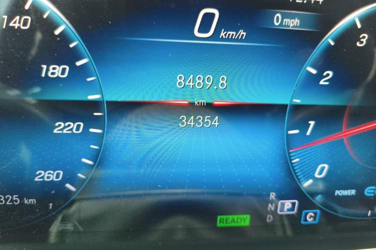 Used Mercedes-Benz CLS  Odometer Close Up