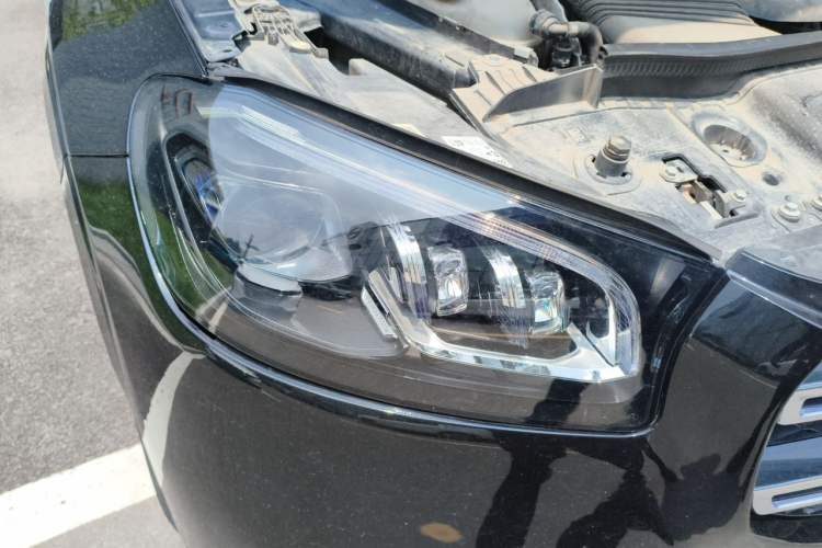 Used Mercedes-Benz CLS  Right Front Headlight