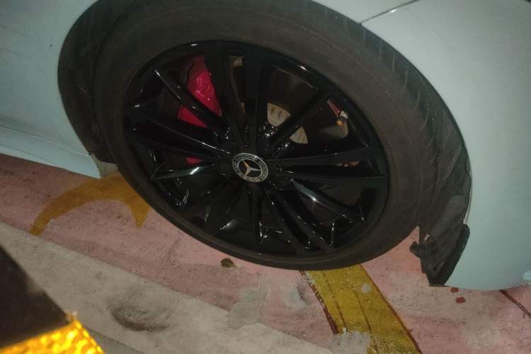 Used Mercedes-Benz CLS 2022 CLS 300 Sport Edition Right Front Wheel Hub