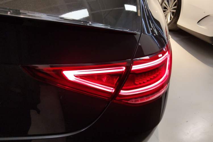 Used Mercedes-Benz CLS 2022 CLS 300 Luxury Model Exterior 3