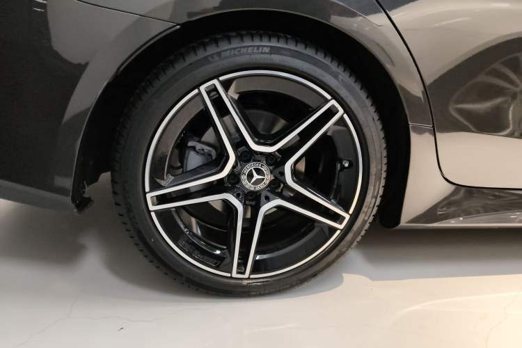 Used Mercedes-Benz CLS 2022 CLS 300 Luxury Model Exterior 5