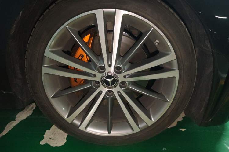 Used Mercedes-Benz CLS 2022 CLS 300 Sport Edition Right Front Wheel Hub