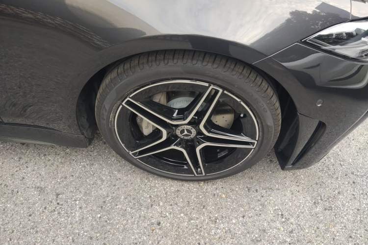 Used Mercedes-Benz CLS 2022 CLS 300 Luxury Model Right Front Wheel Hub