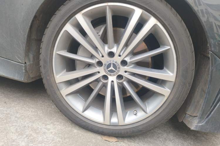 Used Mercedes-Benz CLS 2022 CLS 300 Sport Edition Right Front Wheel Hub