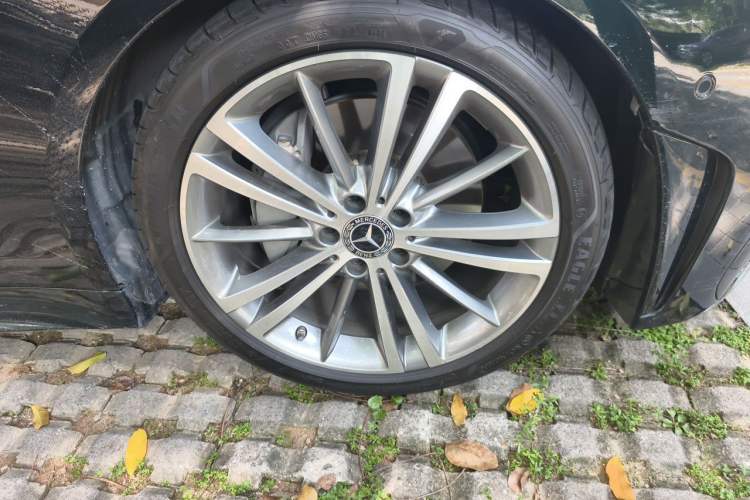 Used Mercedes-Benz CLS 2022 CLS 300 Sport Edition Right Front Wheel Hub