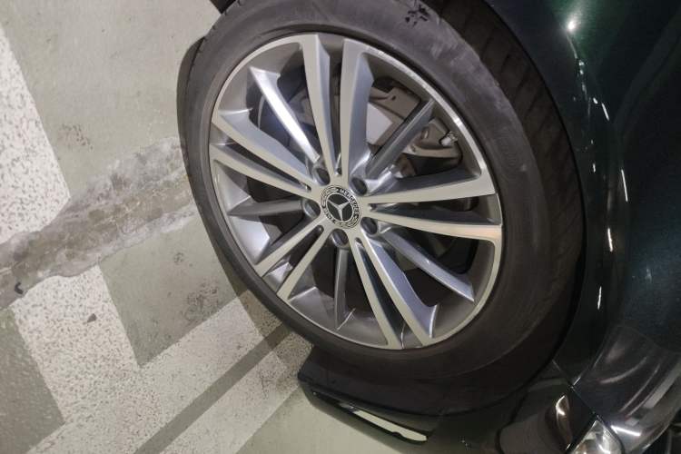Used Mercedes-Benz CLS 2022 CLS 300 Sport Edition Right Front Wheel Hub