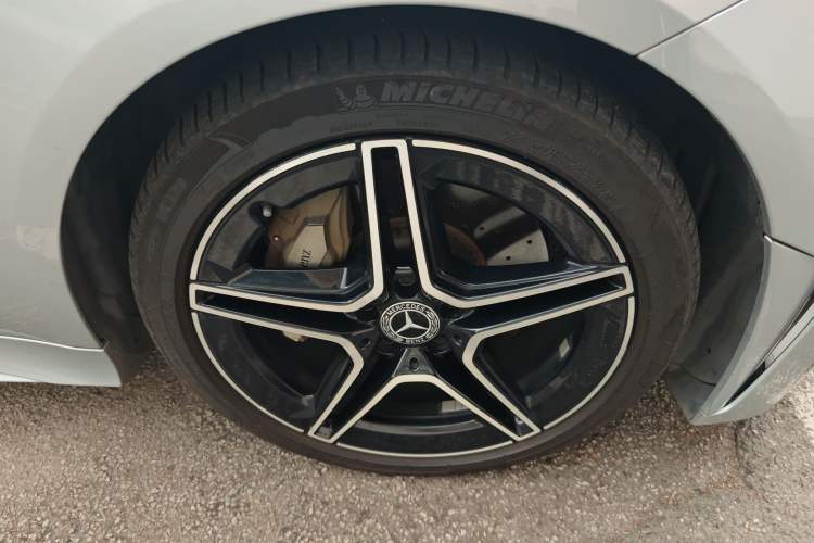 Used Mercedes-Benz CLS 2022 CLS 350 4MATIC Right Front Wheel Hub