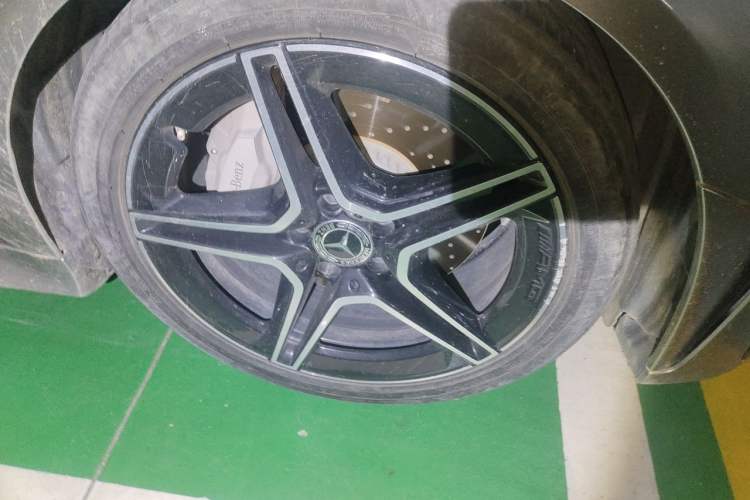 Used Mercedes-Benz CLS 2022 CLS 300 Luxury Model Right Front Wheel Hub