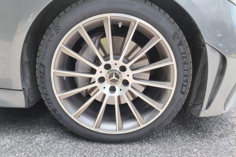 Used Mercedes-Benz CLS 2022 CLS 300 Sport Edition Right Front Wheel Hub