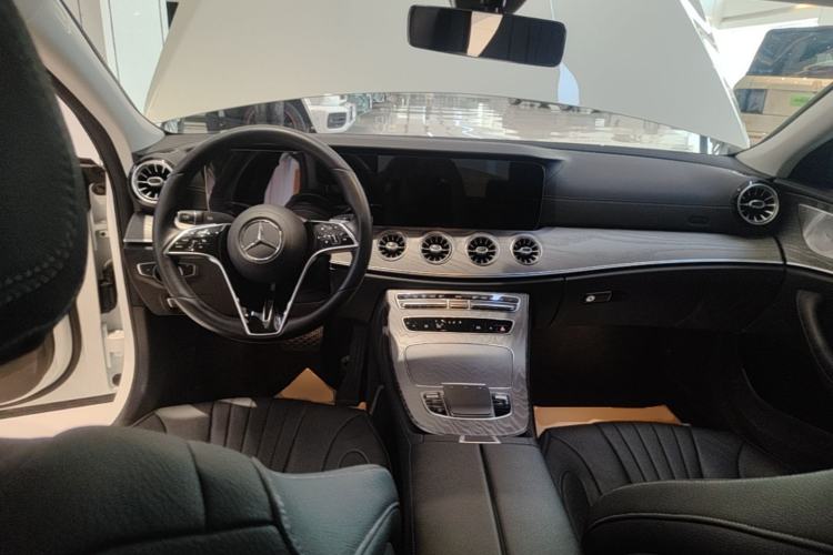 Used Mercedes-Benz CLS 2022 CLS 300 Sport Edition Center Console