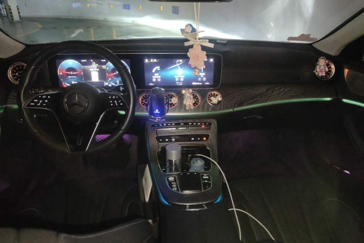 Used Mercedes-Benz CLS 2022 CLS 300 Sport Edition Center Console