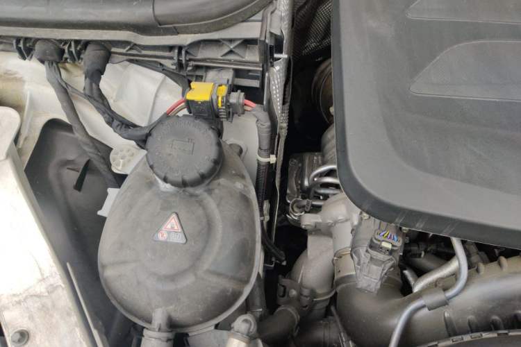 Used Mercedes-Benz CLS 2022 CLS 300 Luxury Model Engine Bay Right