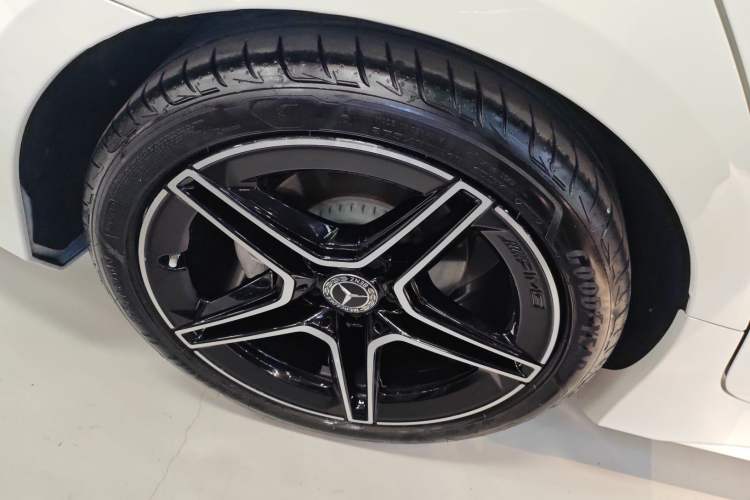 Used Mercedes-Benz CLS 2022 CLS 300 Luxury Model Exterior 5
