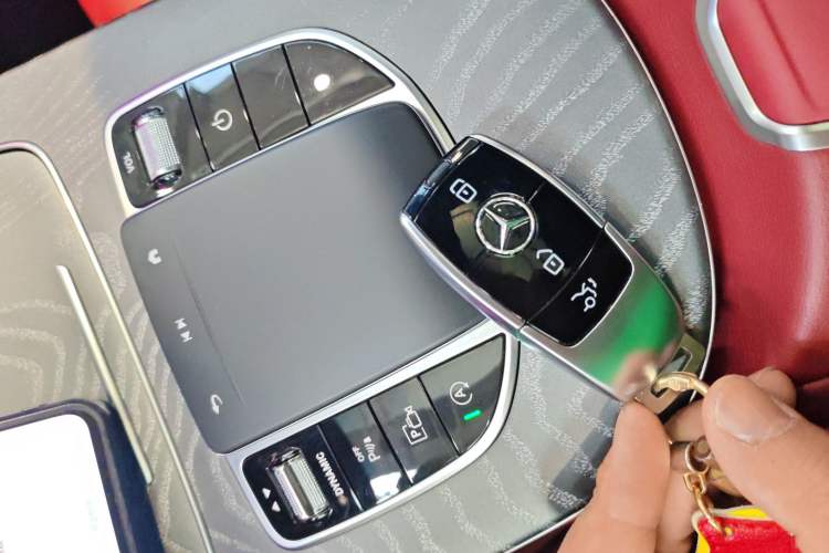 Used Mercedes-Benz CLS 2022 CLS 300 Luxury Model Interior 1