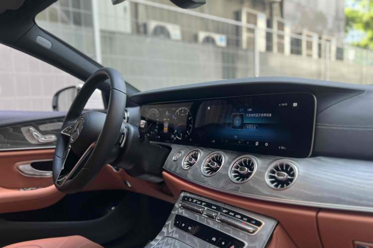 Used Mercedes-Benz CLS 2022 CLS 300 Luxury Model Interior 3