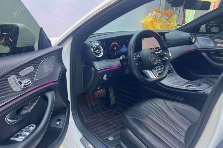 Used Mercedes-Benz CLS 2022 CLS 300 Luxury Model Interior 8