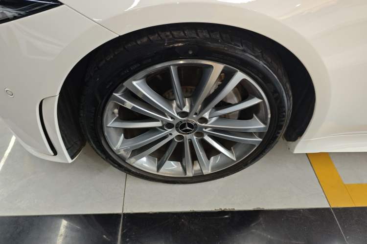 Used Mercedes-Benz CLS 2022 CLS 260 Left Front Wheel Hub