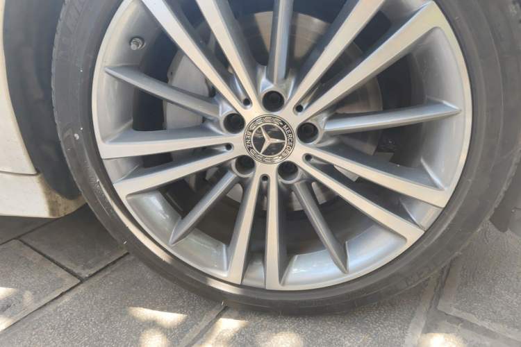 Used Mercedes-Benz CLS 2022 CLS 300 Sport Edition Right Front Wheel Hub